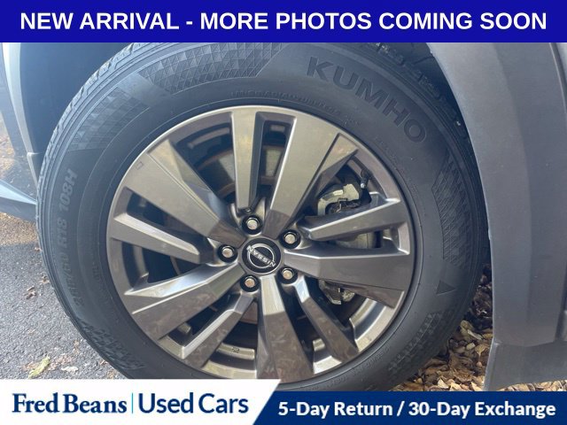 Used 2024 Nissan Pathfinder SV w/ Black Appearance Package AWD/4WD image 16
