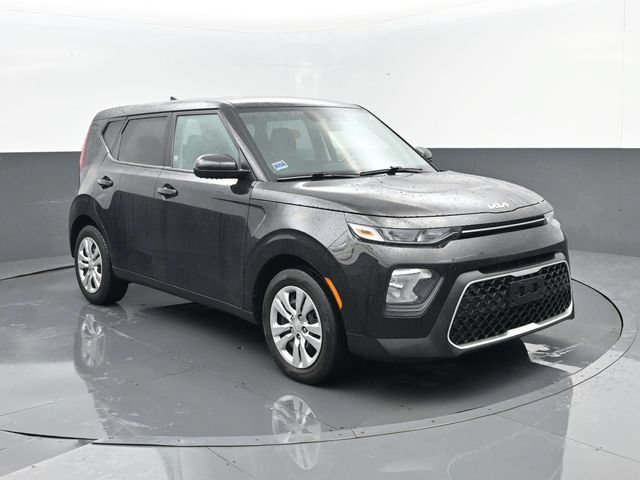 Used 2022 Kia Soul LX FWD image 3