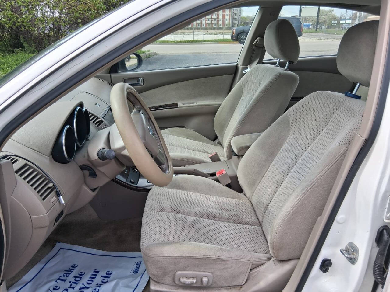 Used 2005 Nissan Altima 3.5 SE w/ (M01) Sport Pkg FWD image 10