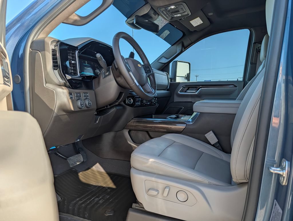 Used 2026 Chevrolet Silverado 2500 LT w/ Safety Package AWD/4WD image 11
