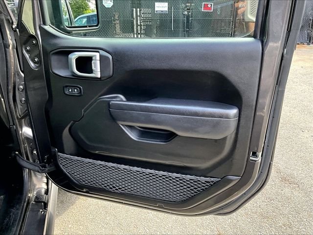 Used 2024 Jeep Wrangler Unlimited Rubicon AWD/4WD image 19