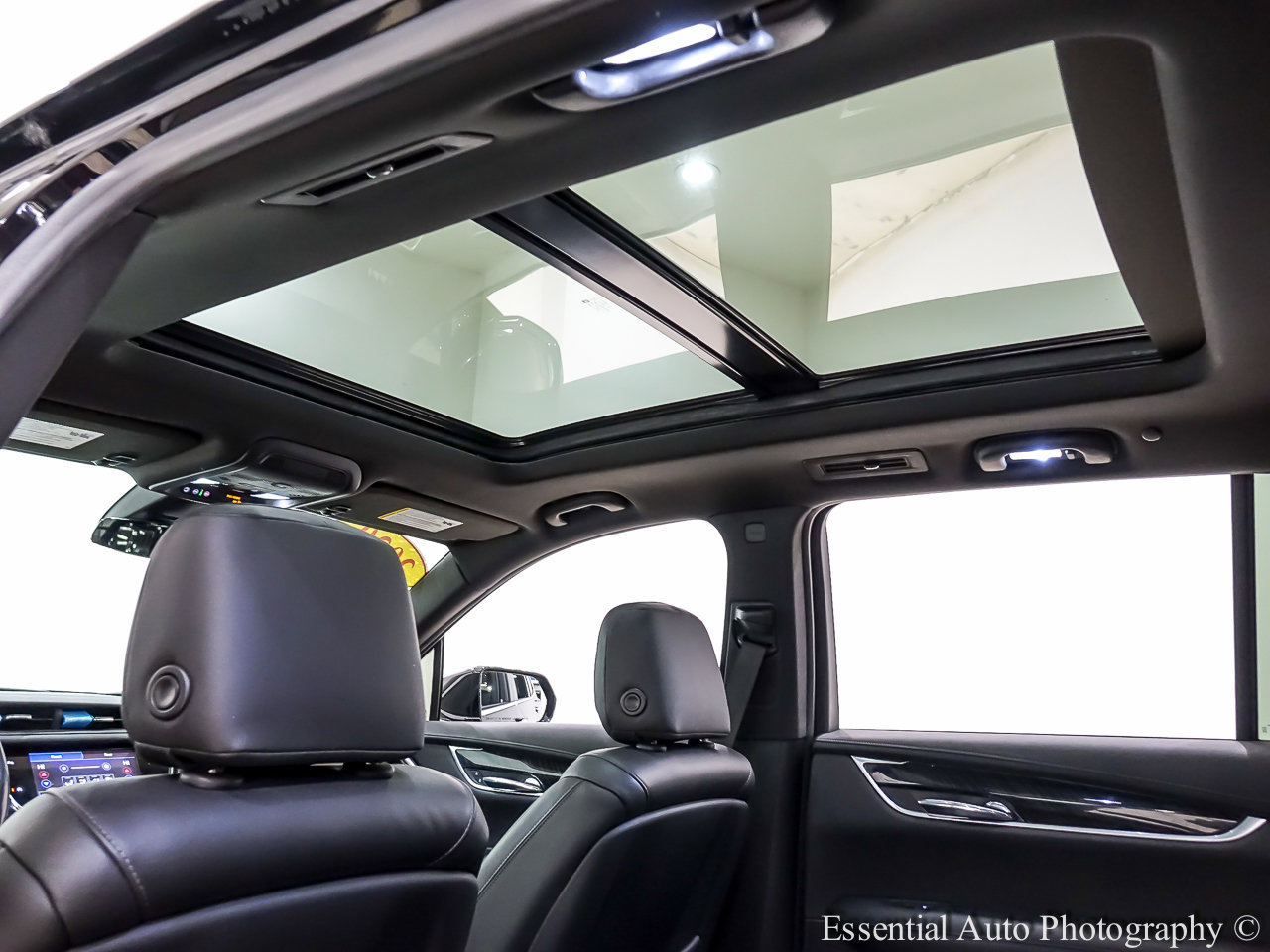 Used 2020 Cadillac XT6 Premium Luxury AWD/4WD image 17