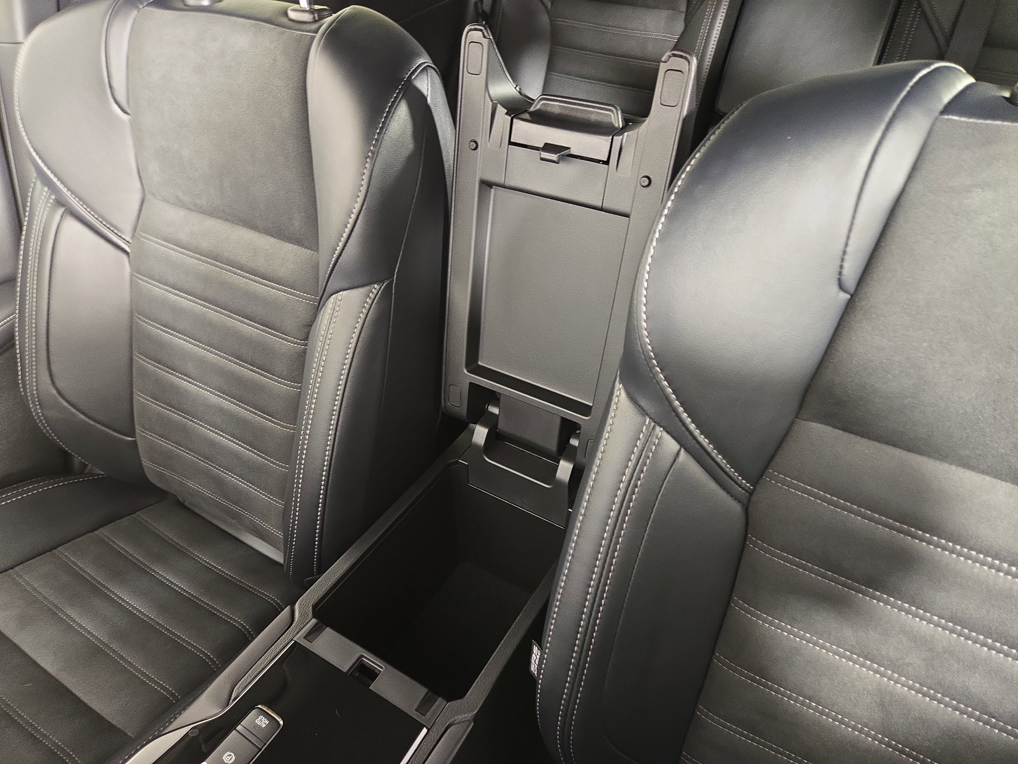 New 2026 Mitsubishi Outlander SE image 28