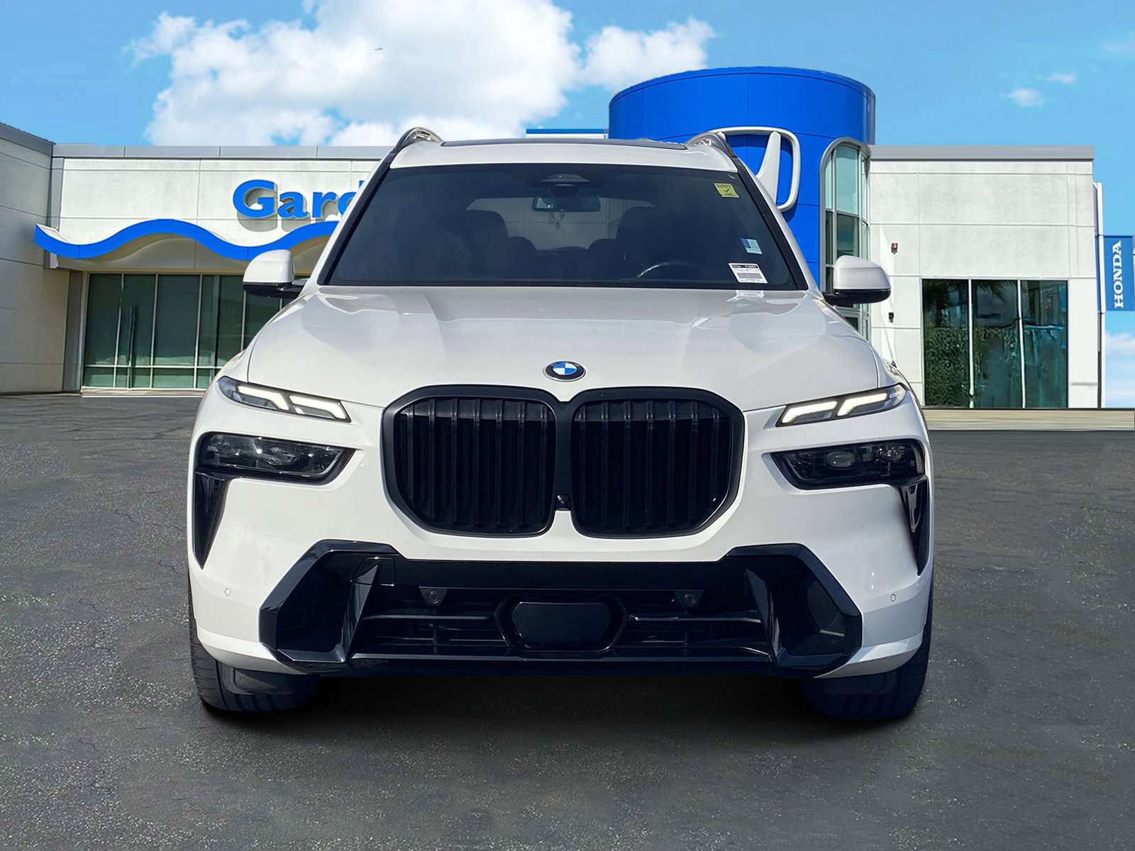 Used 2023 BMW X7 xDrive40i w/ M Sport Package image 2