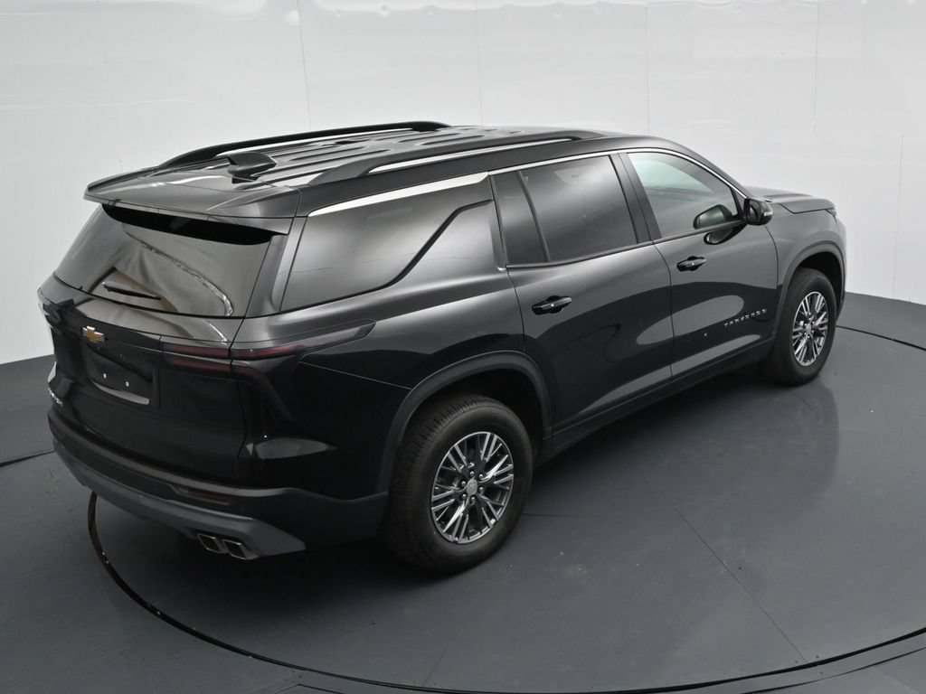 Used 2025 Chevrolet Traverse LT FWD image 24