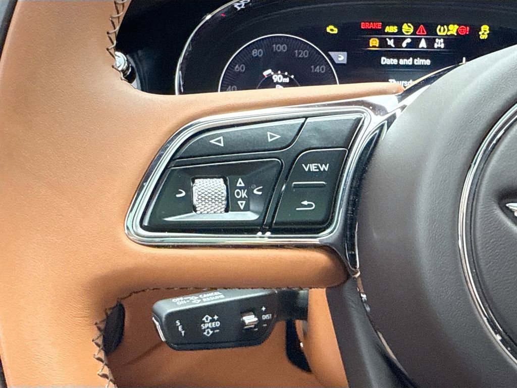 Used 2022 Bentley Bentayga image 11