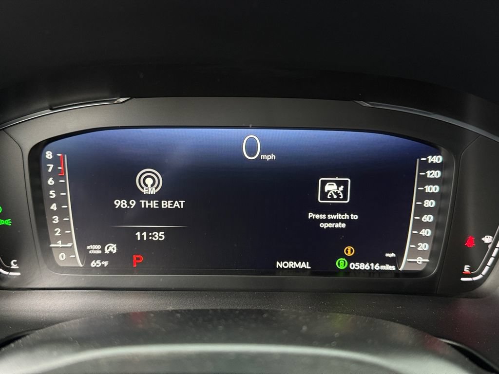 Used 2025 Honda Pilot Elite image 14