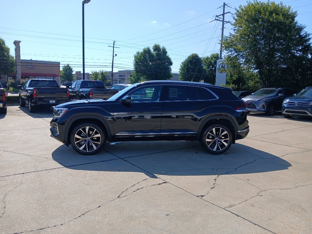 New 2026 Volkswagen Atlas Cross Sport SEL Premium R-Line AWD/4WD image 4