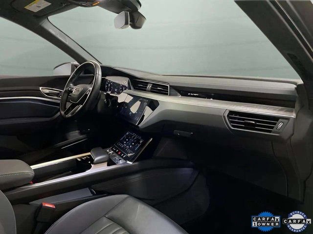 Used 2024 Audi Q8 e-tron Premium Plus image 25