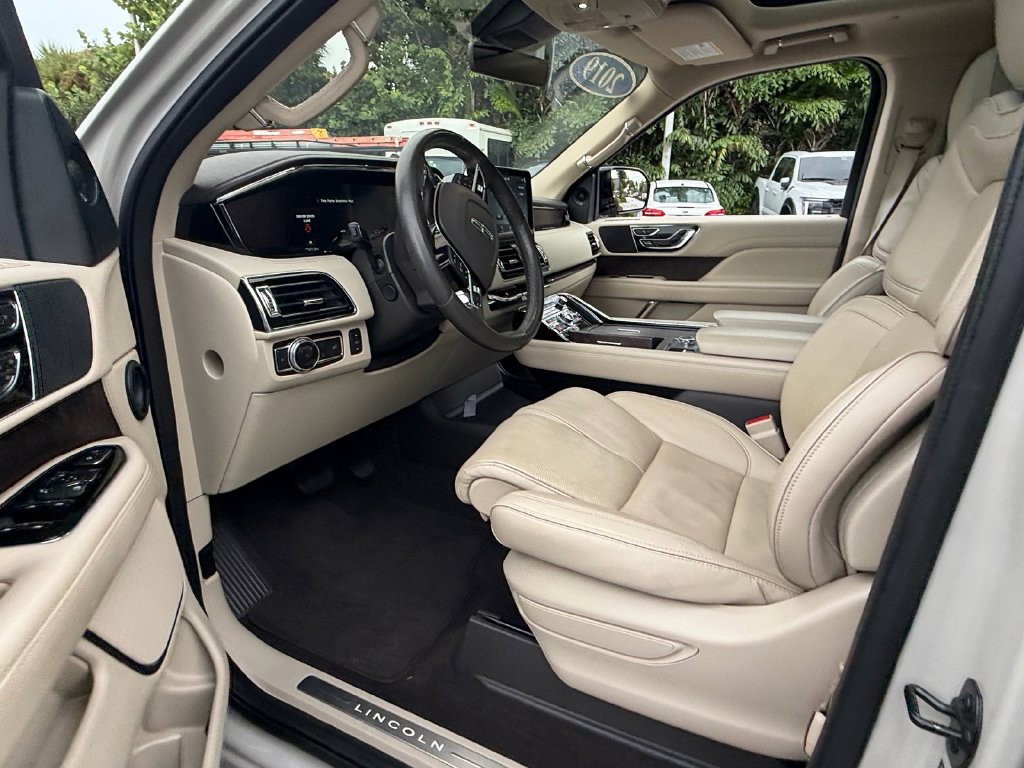 Used 2019 Lincoln Navigator Reserve w/ Cargo Package AWD/4WD image 11
