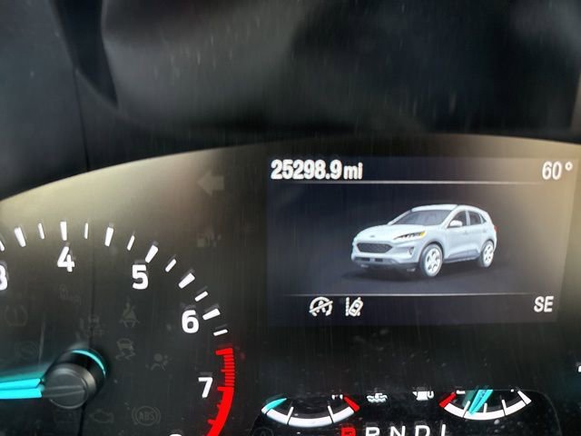 Used 2020 Ford Escape SE image 9