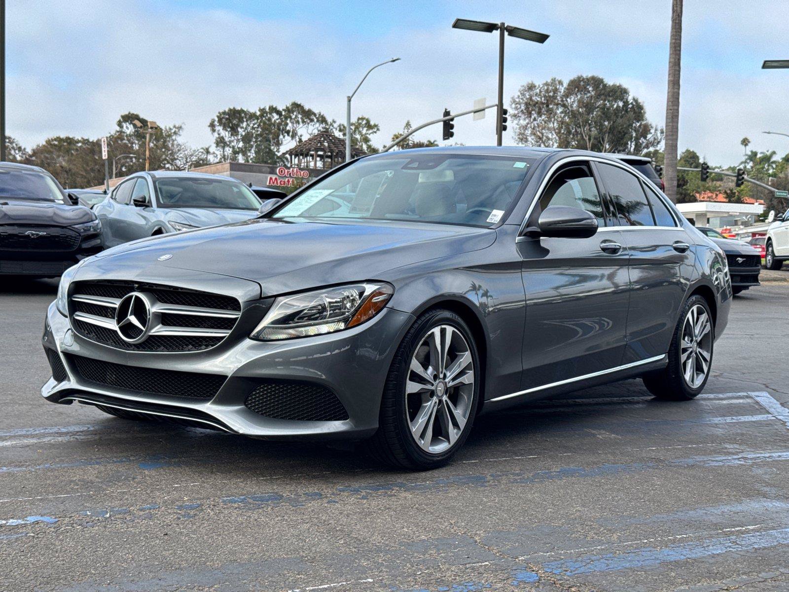 Used 2017 Mercedes-Benz C 300 Sedan image 4