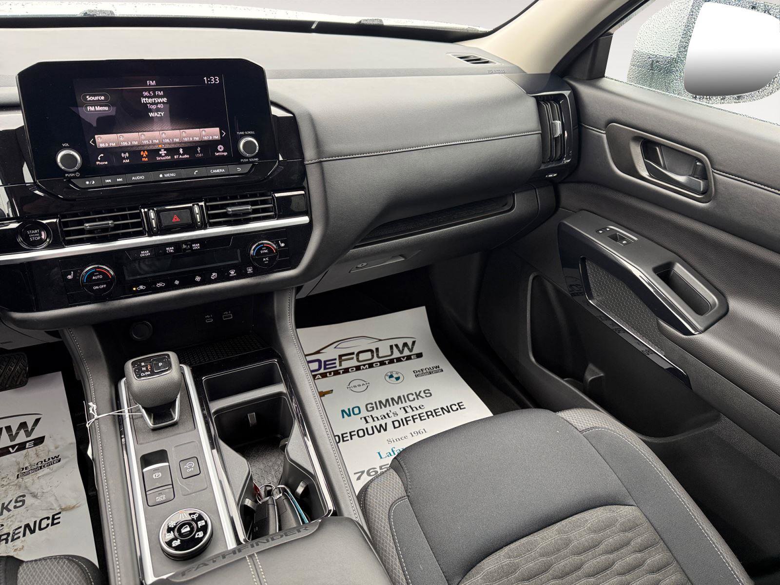 Used 2025 Nissan Pathfinder SV w/ Cargo Package image 12