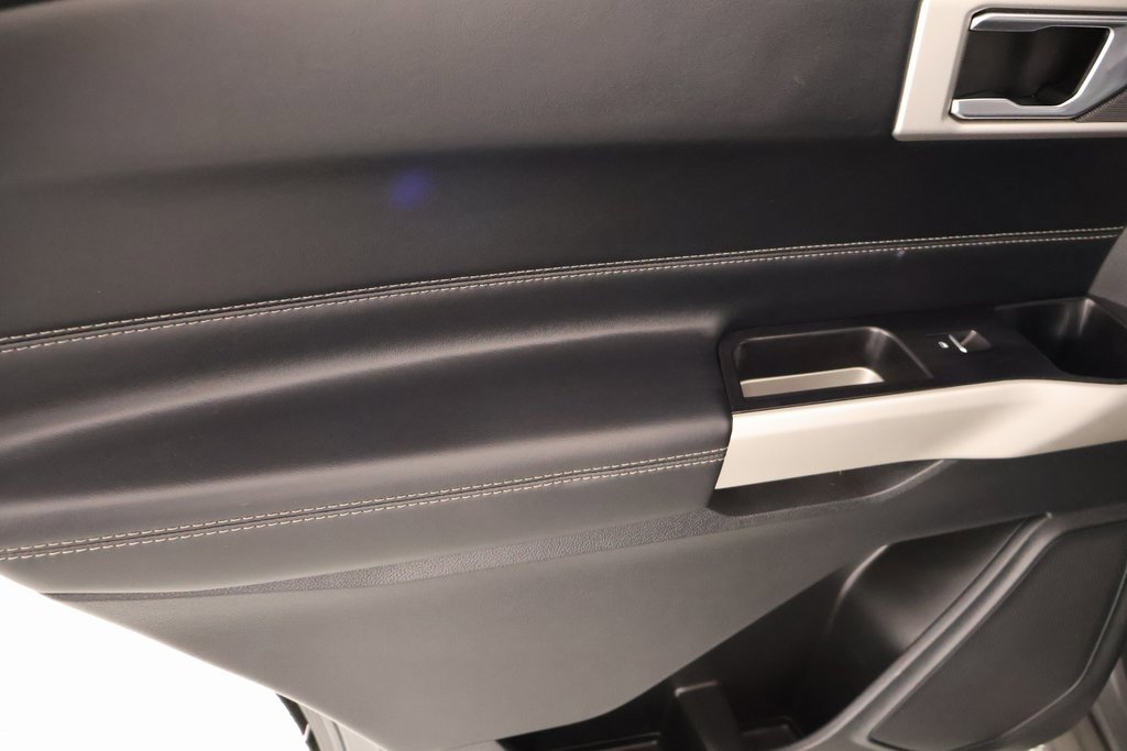 Used 2023 Ford Explorer XLT w/ Equipment Group 202A image 17