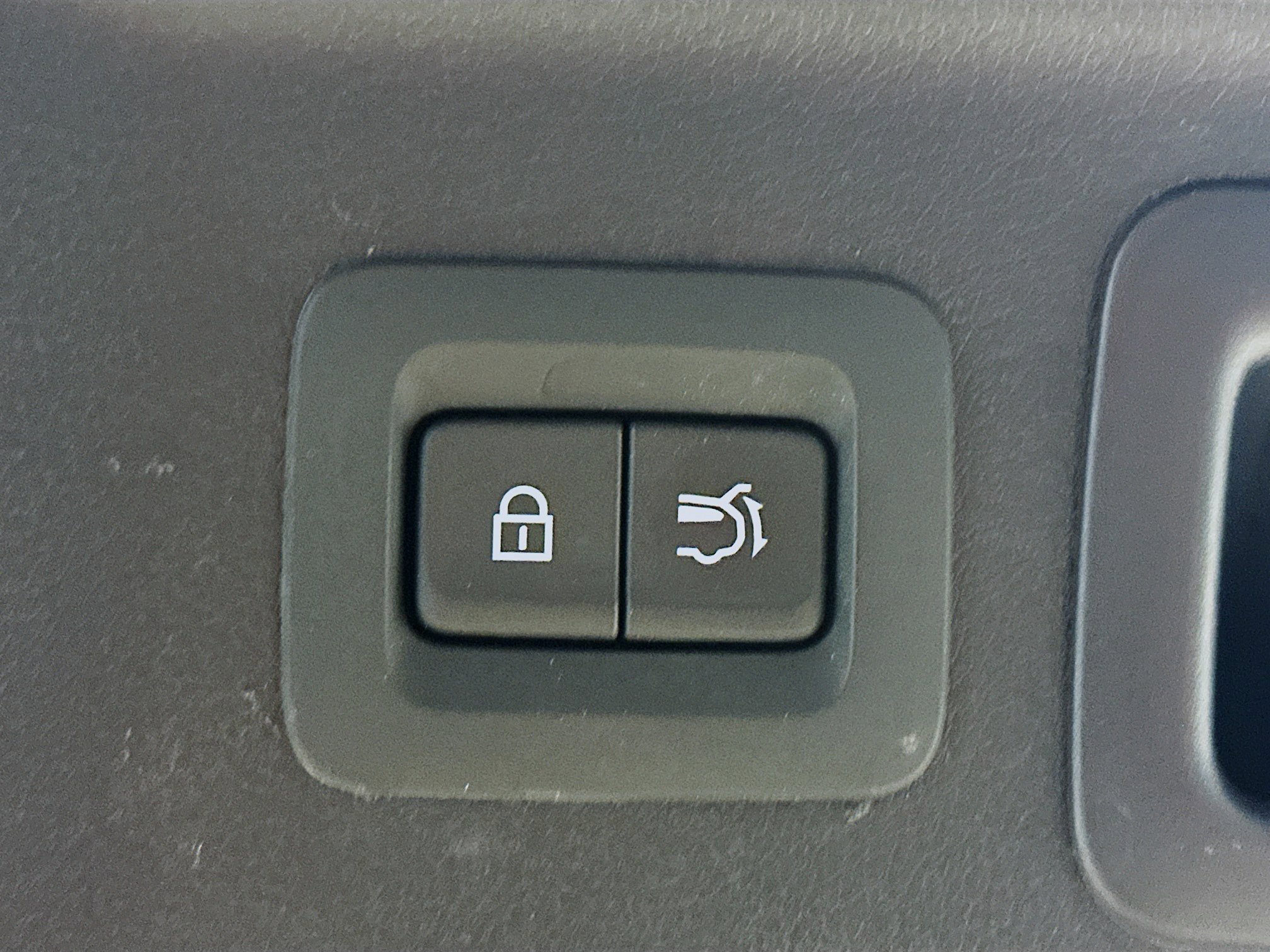 Used 2024 MAZDA CX-90 Plug-In Hybrid w/ Preferred AWD/4WD image 32