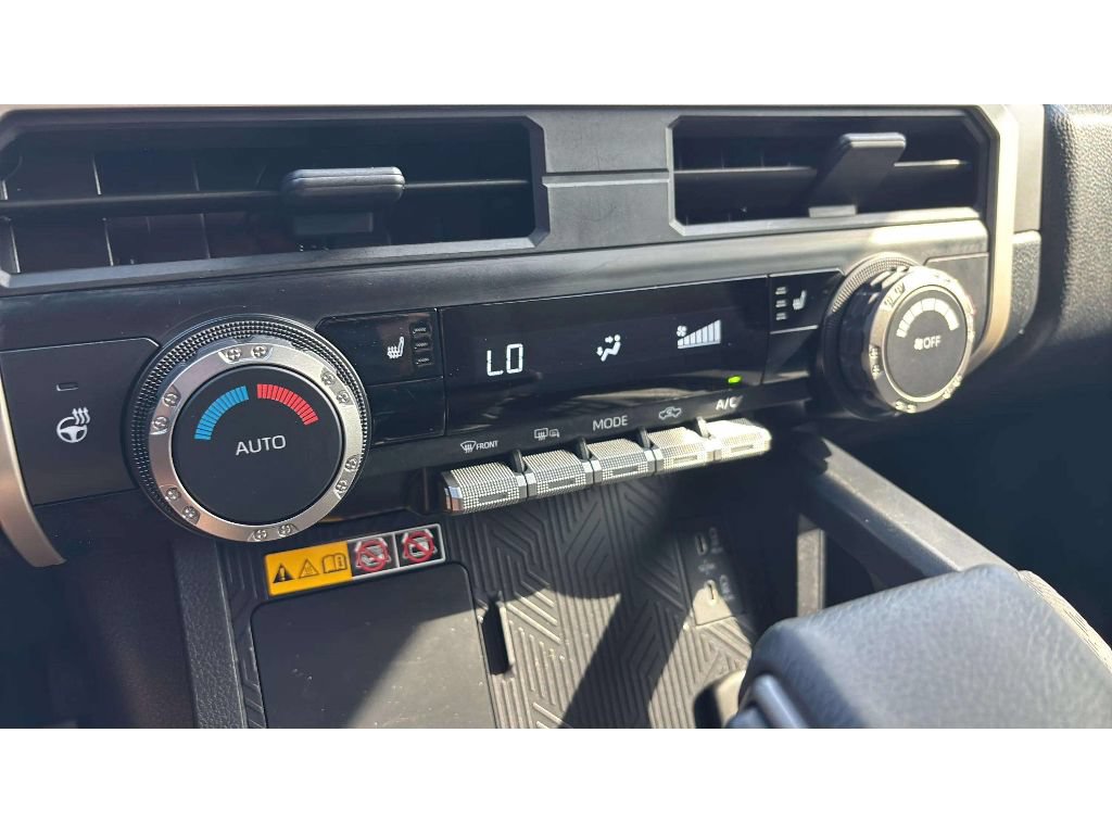 Used 2024 Toyota Tacoma SR5 AWD/4WD image 21