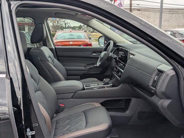 New 2026 Nissan Pathfinder Platinum w/ Cargo Package AWD/4WD image 9