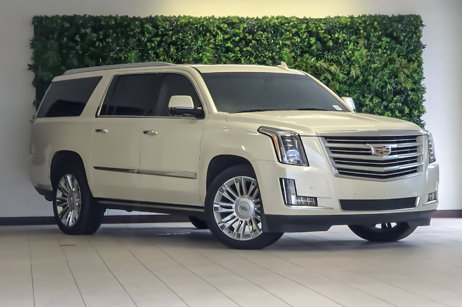 Used 2015 Cadillac Escalade ESV Platinum AWD/4WD image 2