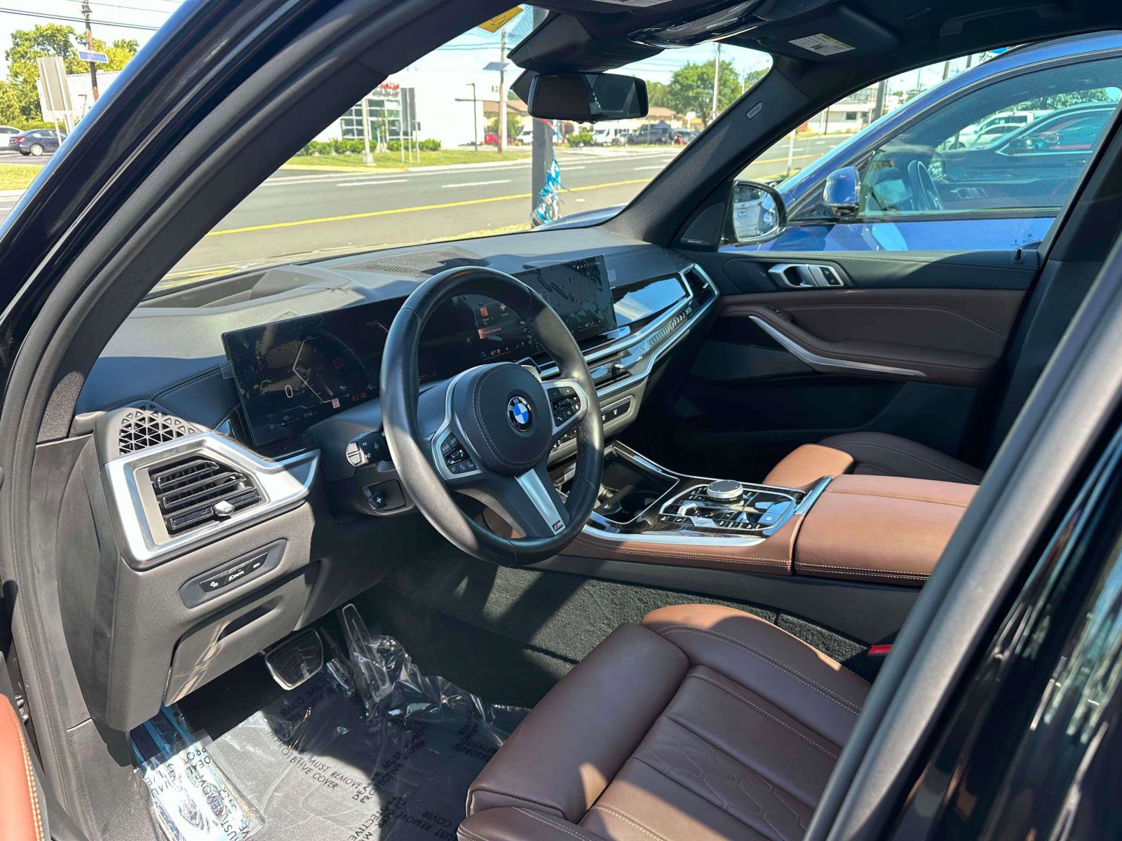 Used 2024 BMW X5 xDrive40i w/ M Sport Package image 14