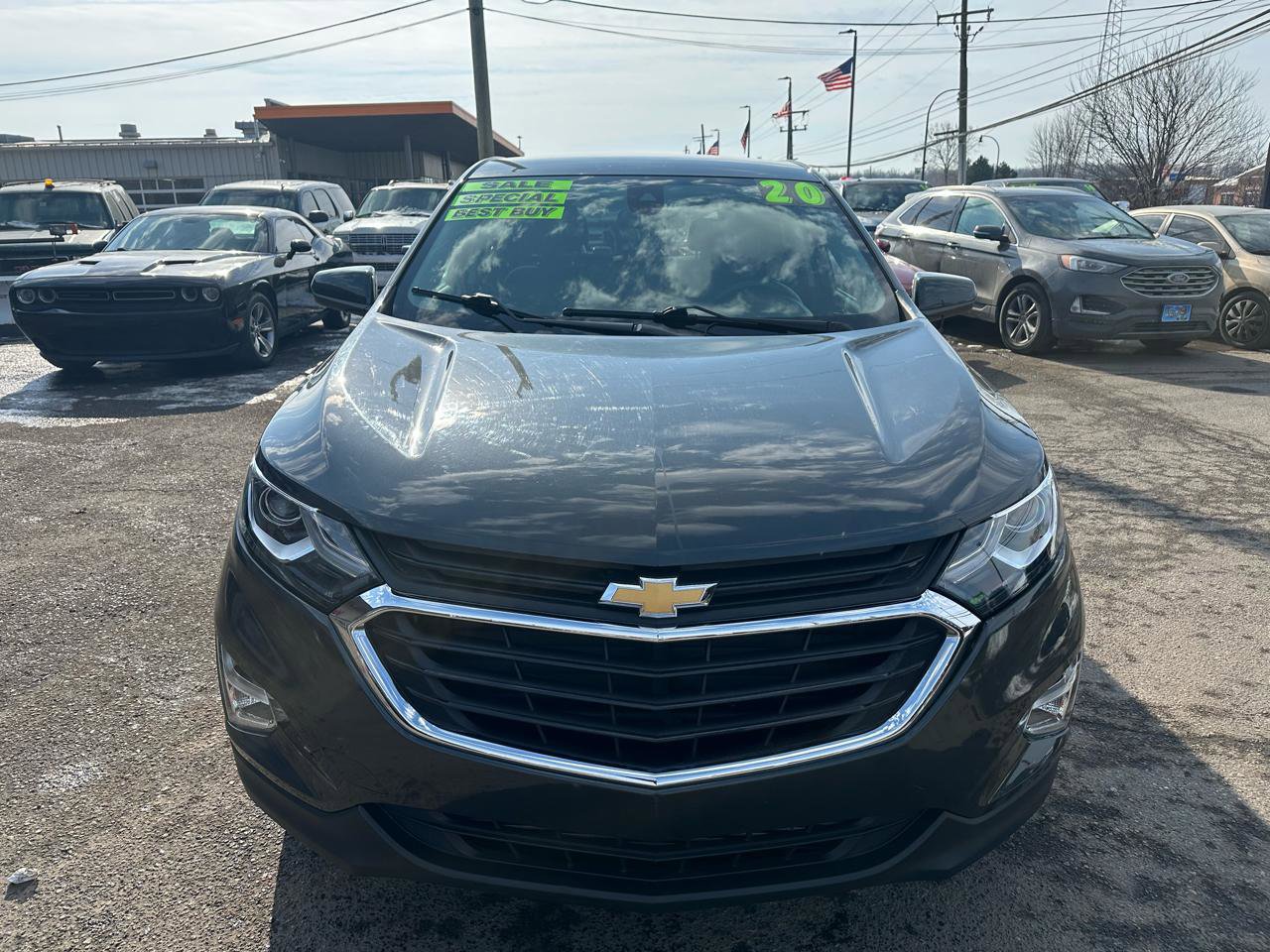 Used 2020 Chevrolet Equinox LT w/ Driver Convenience Package image 2
