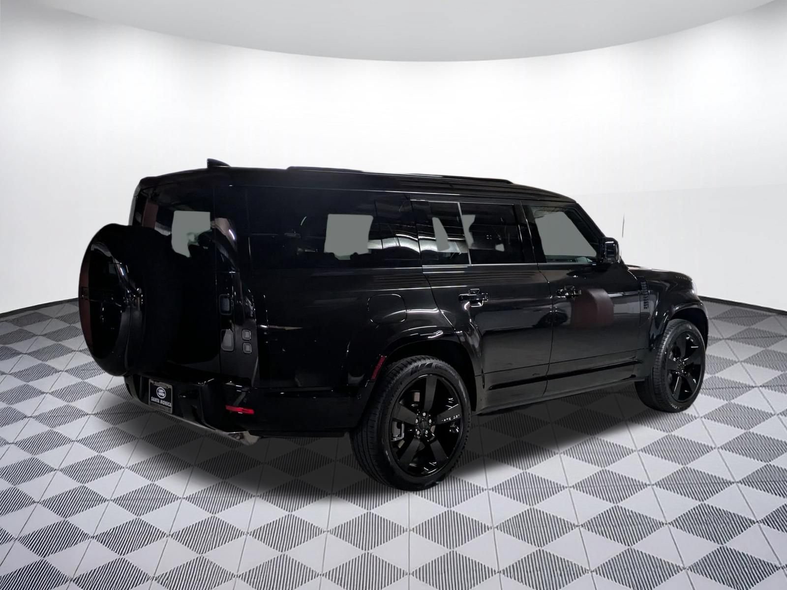 New 2026 Land Rover Defender 130 X-Dynamic SE AWD/4WD image 5