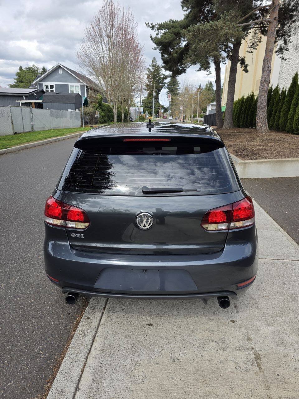 Used 2010 Volkswagen GTI 4-Door FWD image 6