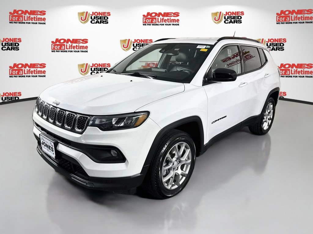 Used 2023 Jeep Compass Latitude AWD/4WD image 12
