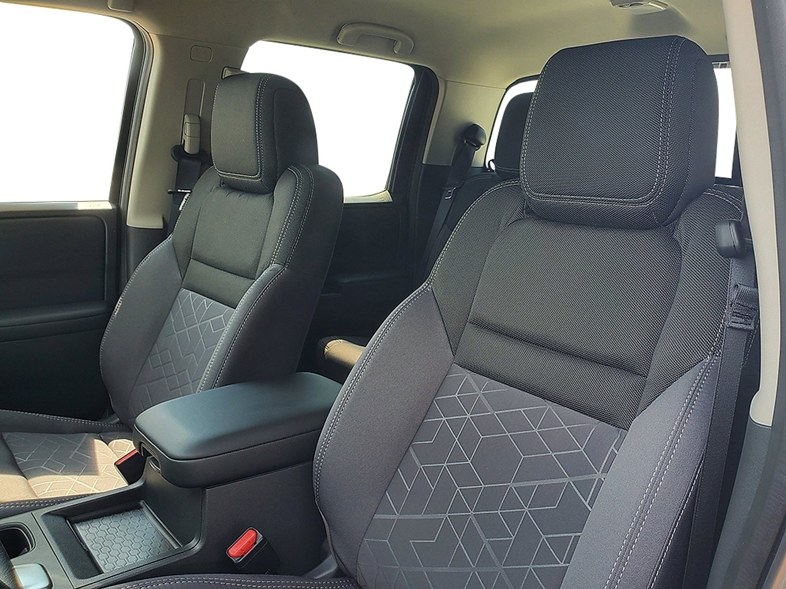 New 2025 Nissan Frontier SV AWD/4WD image 16