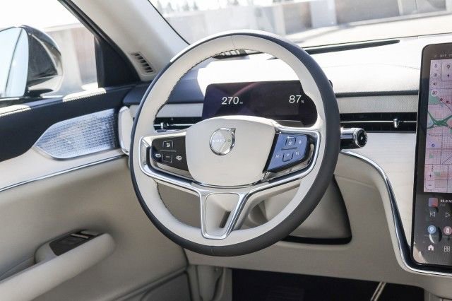 New 2025 Volvo EX90 Ultra image 17