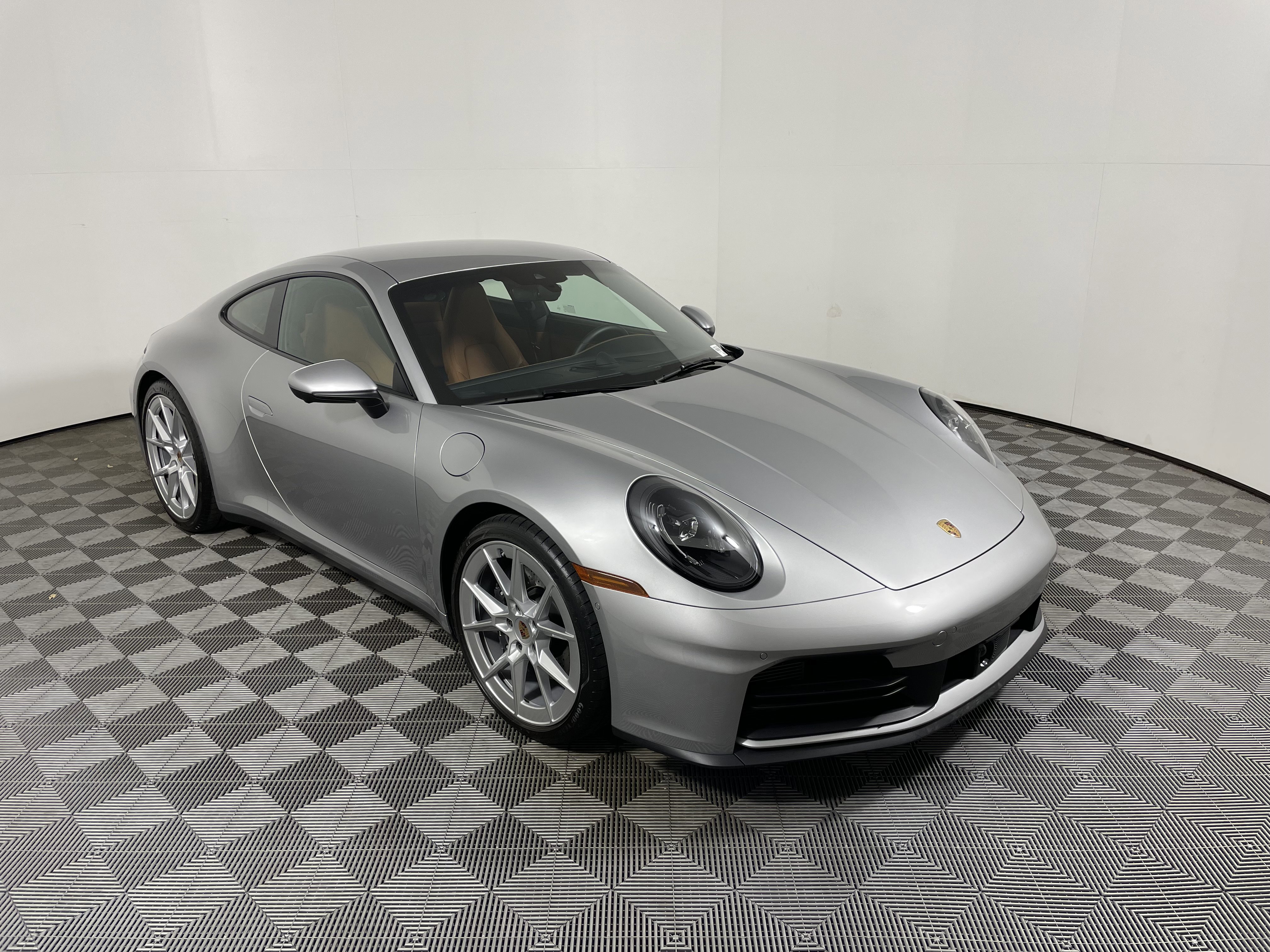 Certified 2025 Porsche 911 Carrera image 9