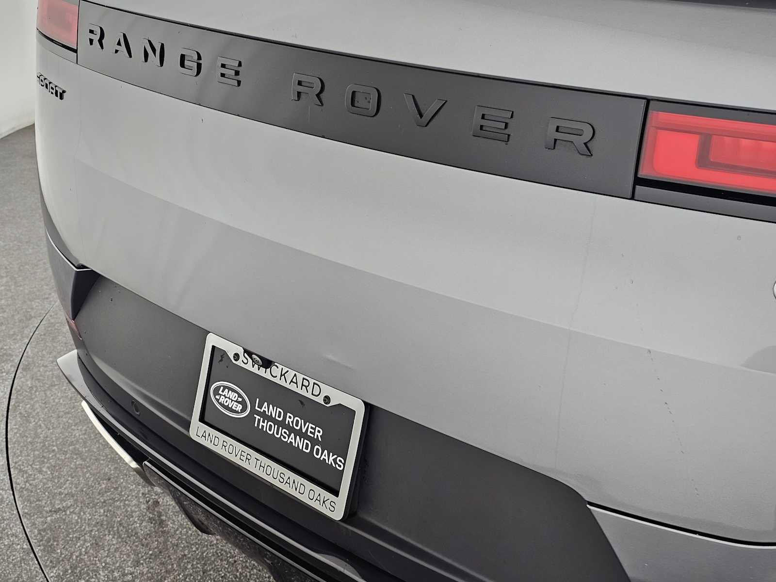 Used 2023 Land Rover Range Rover Sport SE image 13