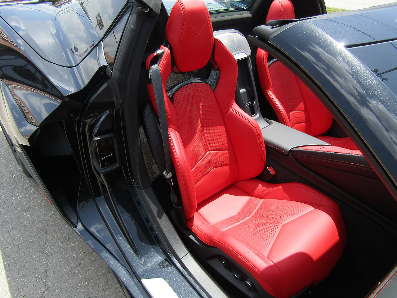 Used 2024 Chevrolet Corvette Z06 w/ Z07 Performance Package RWD image 12