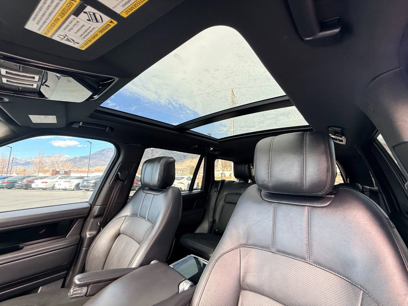 Used 2020 Land Rover Range Rover Long Wheelbase HSE image 13