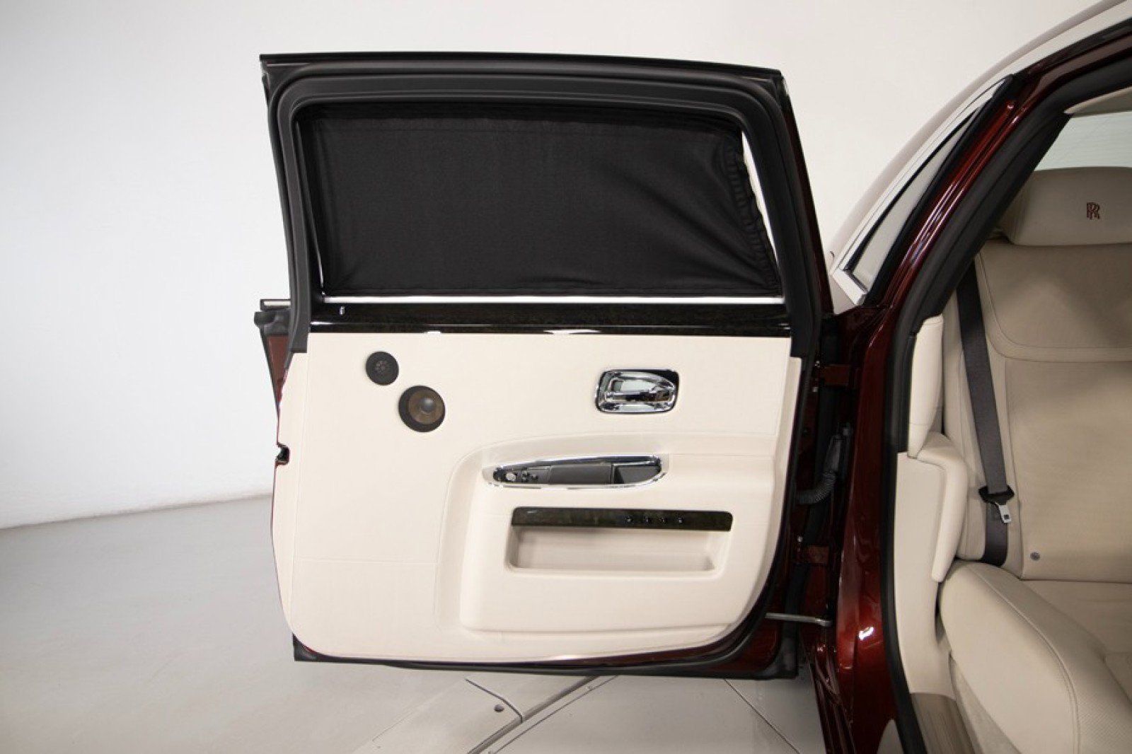 Used 2015 Rolls-Royce Ghost Extended Wheelbase image 77