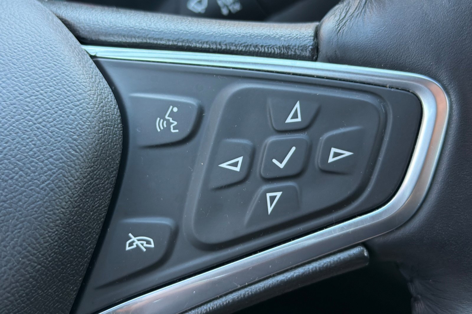 Used 2018 Chevrolet Malibu LT w/ Leather Package image 33