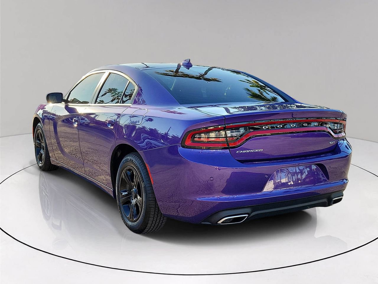 Used 2023 Dodge Charger SXT image 3
