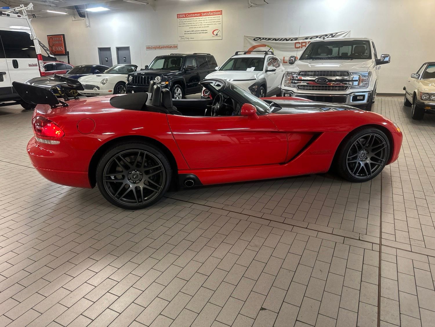 Used 2003 Dodge Viper SRT-10 RWD image 3