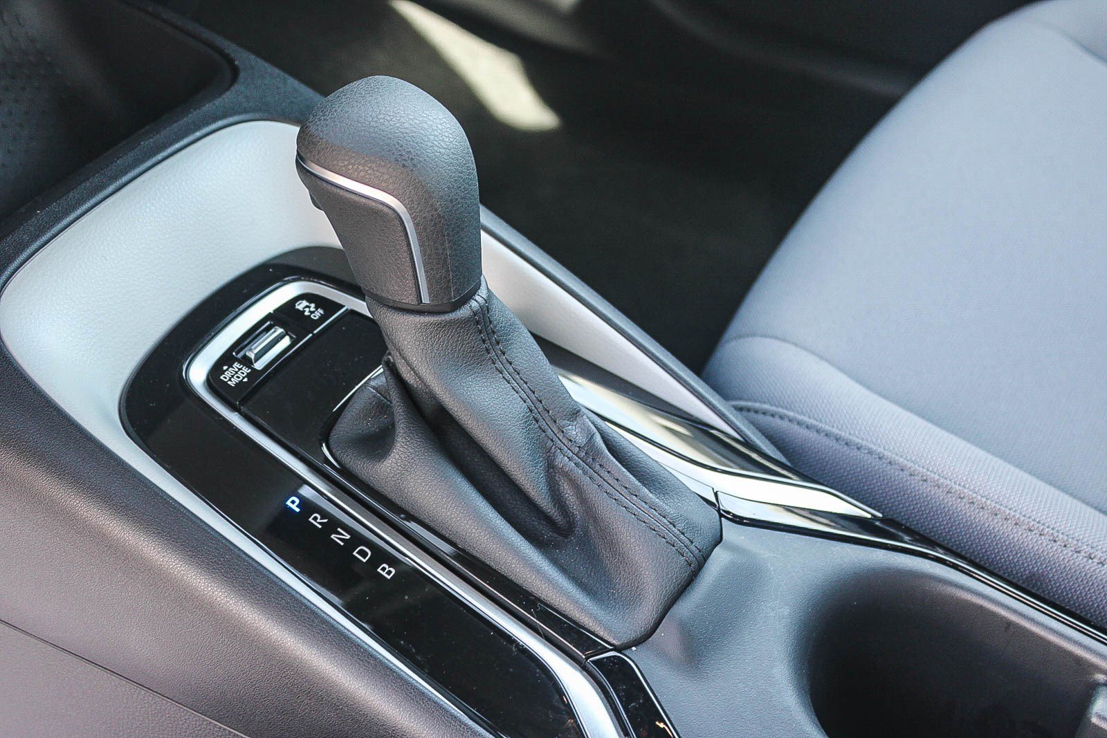 Used 2025 Toyota Corolla SE image 20