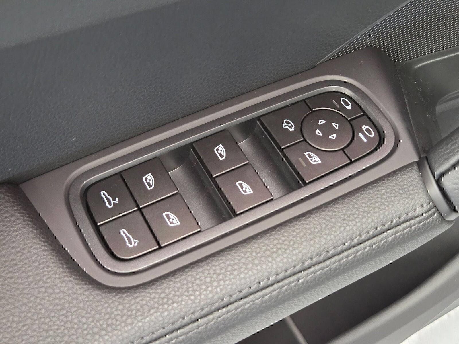 Certified 2026 Porsche Cayenne Coupe AWD/4WD image 15