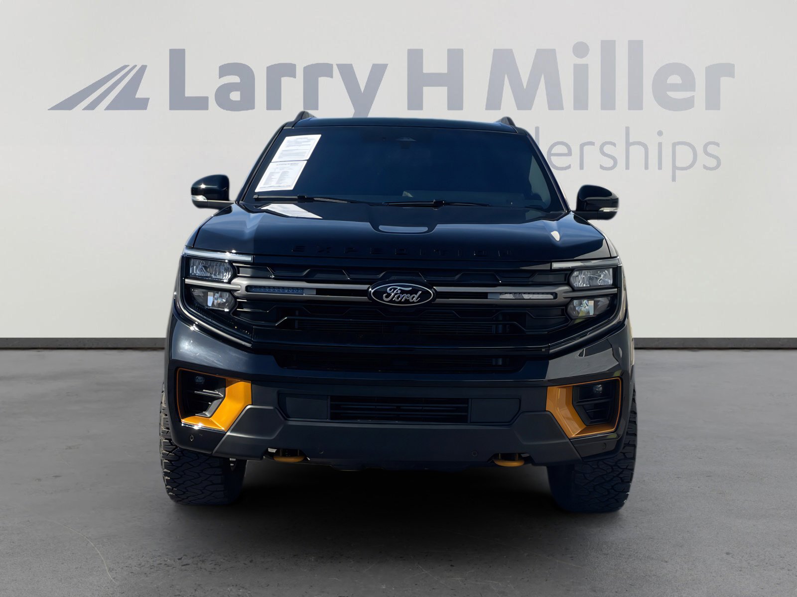 Used 2025 Ford Expedition Tremor AWD/4WD image 8