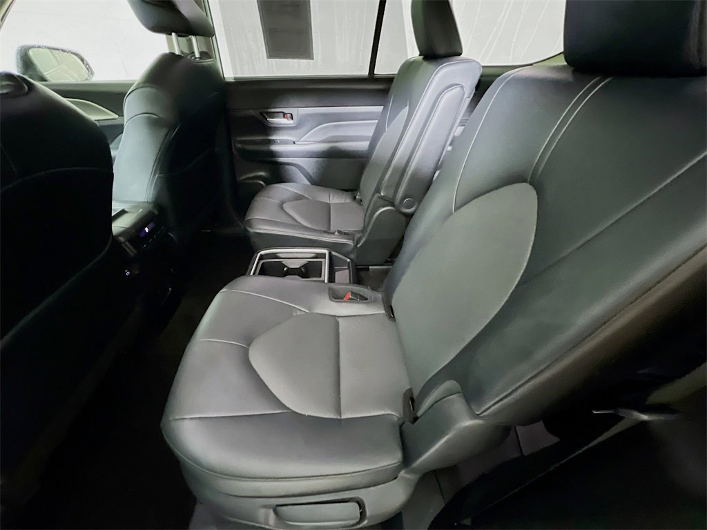 Certified 2025 Toyota Grand Highlander AWD image 21