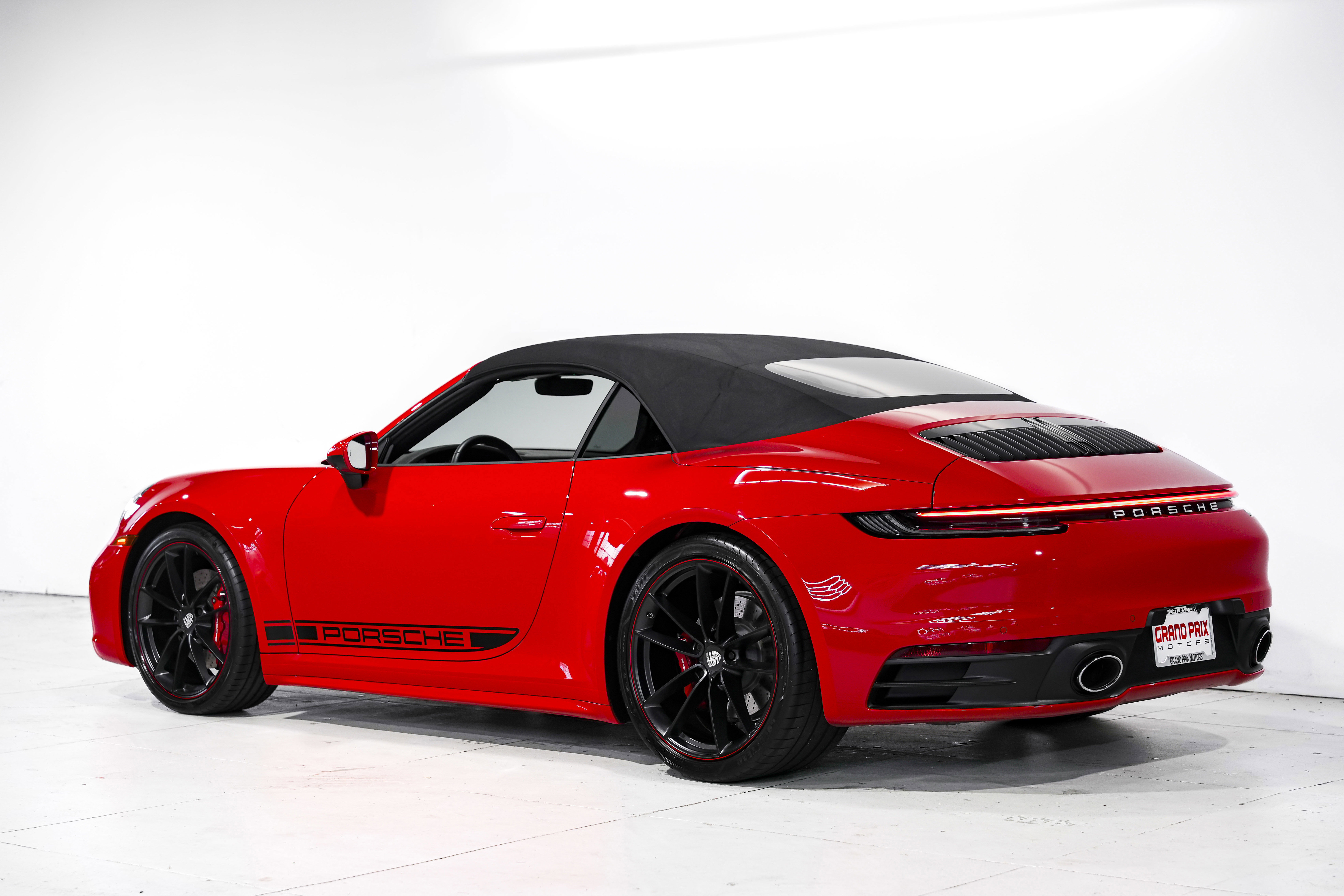 Used 2021 Porsche 911 Carrera S image 8