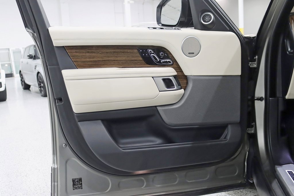 Used 2018 Land Rover Range Rover Long Wheelbase Supercharged image 35