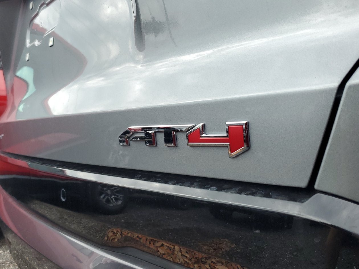 New 2027 GMC Terrain AT4 w/ Technology Package II AWD/4WD image 9