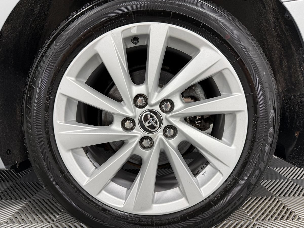 Used 2022 Toyota Camry LE FWD image 28