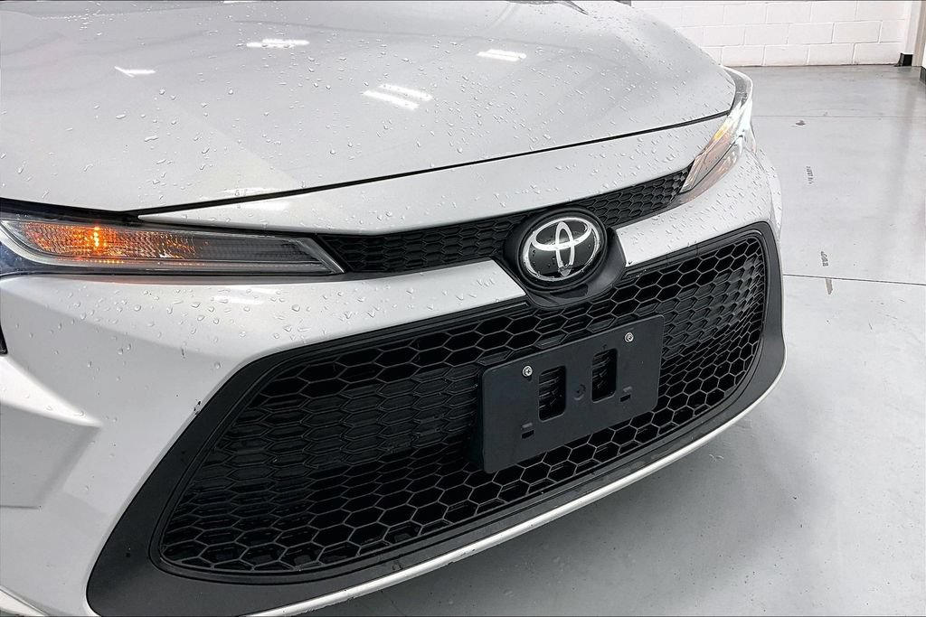 Used 2022 Toyota Corolla LE FWD image 32