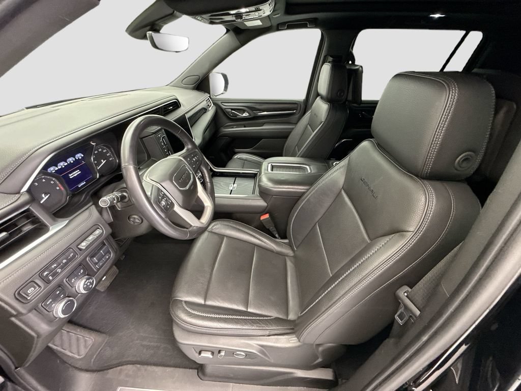 Used 2021 GMC Yukon XL Denali w/ Denali Premium Package AWD/4WD image 18