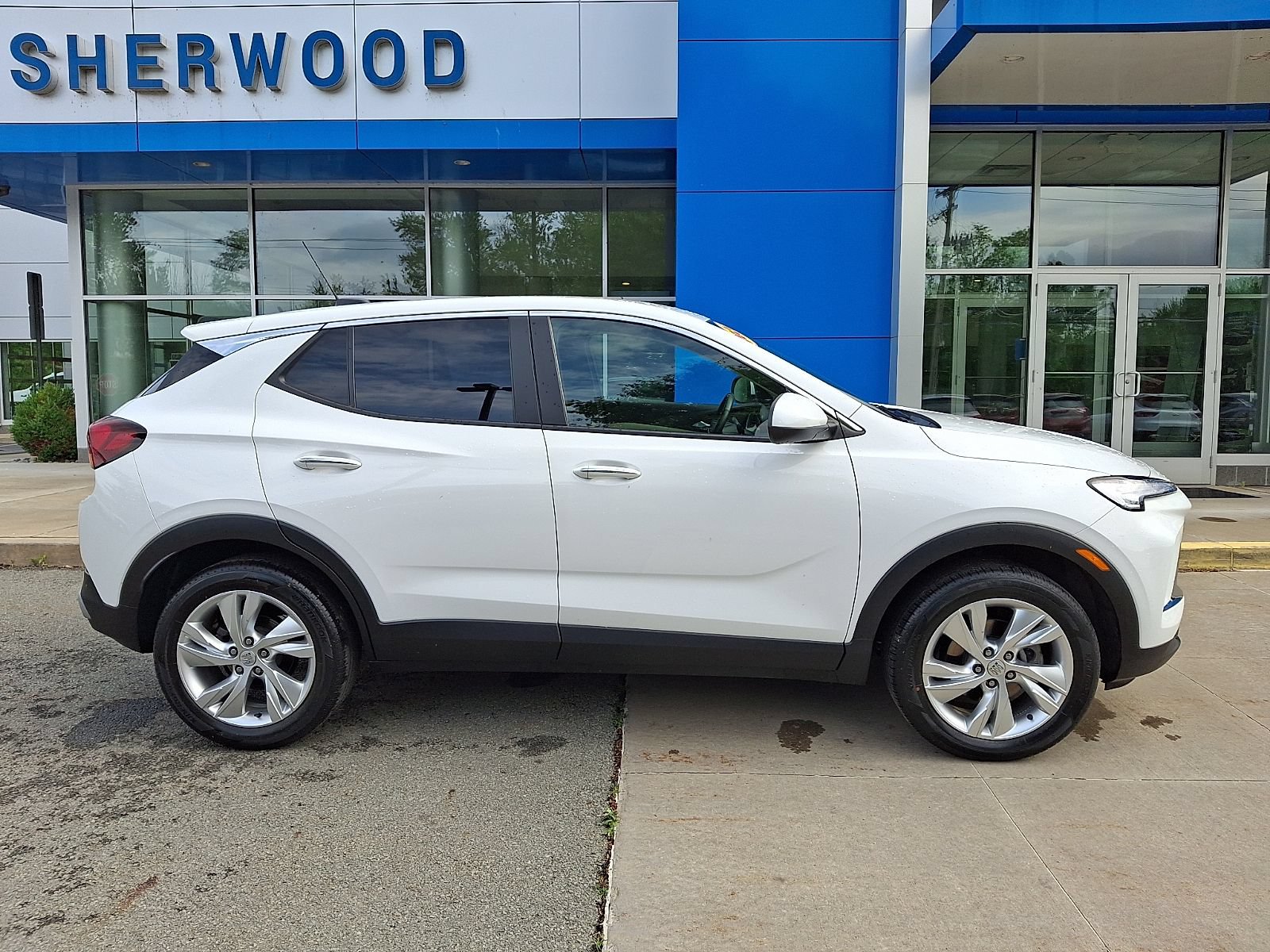Used 2024 Buick Encore GX Preferred w/ Comfort Package AWD/4WD image 7