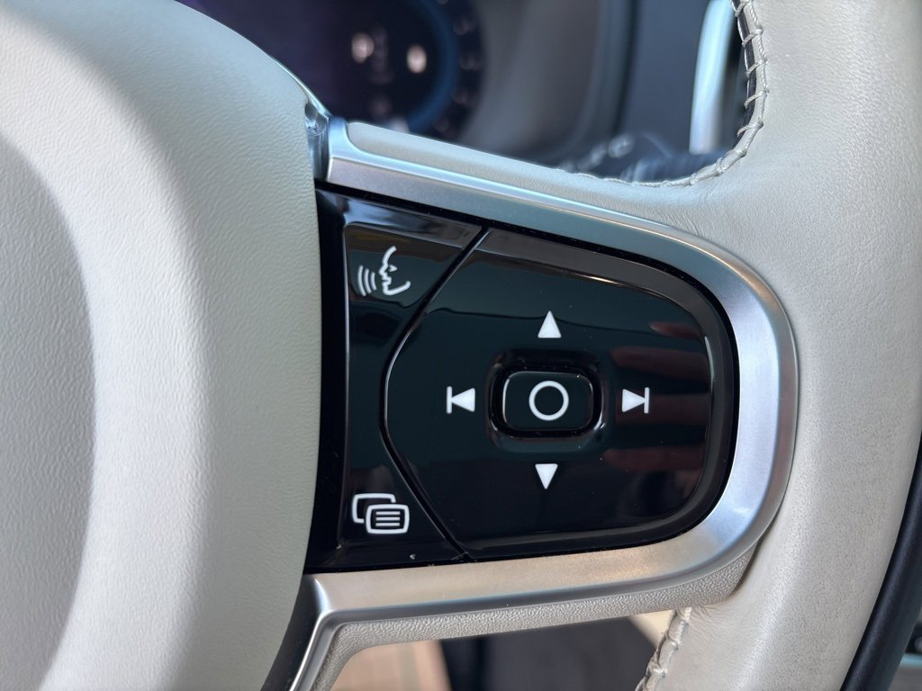 Certified 2023 Volvo XC90 B5 Plus w/ Protection Package Premier image 25