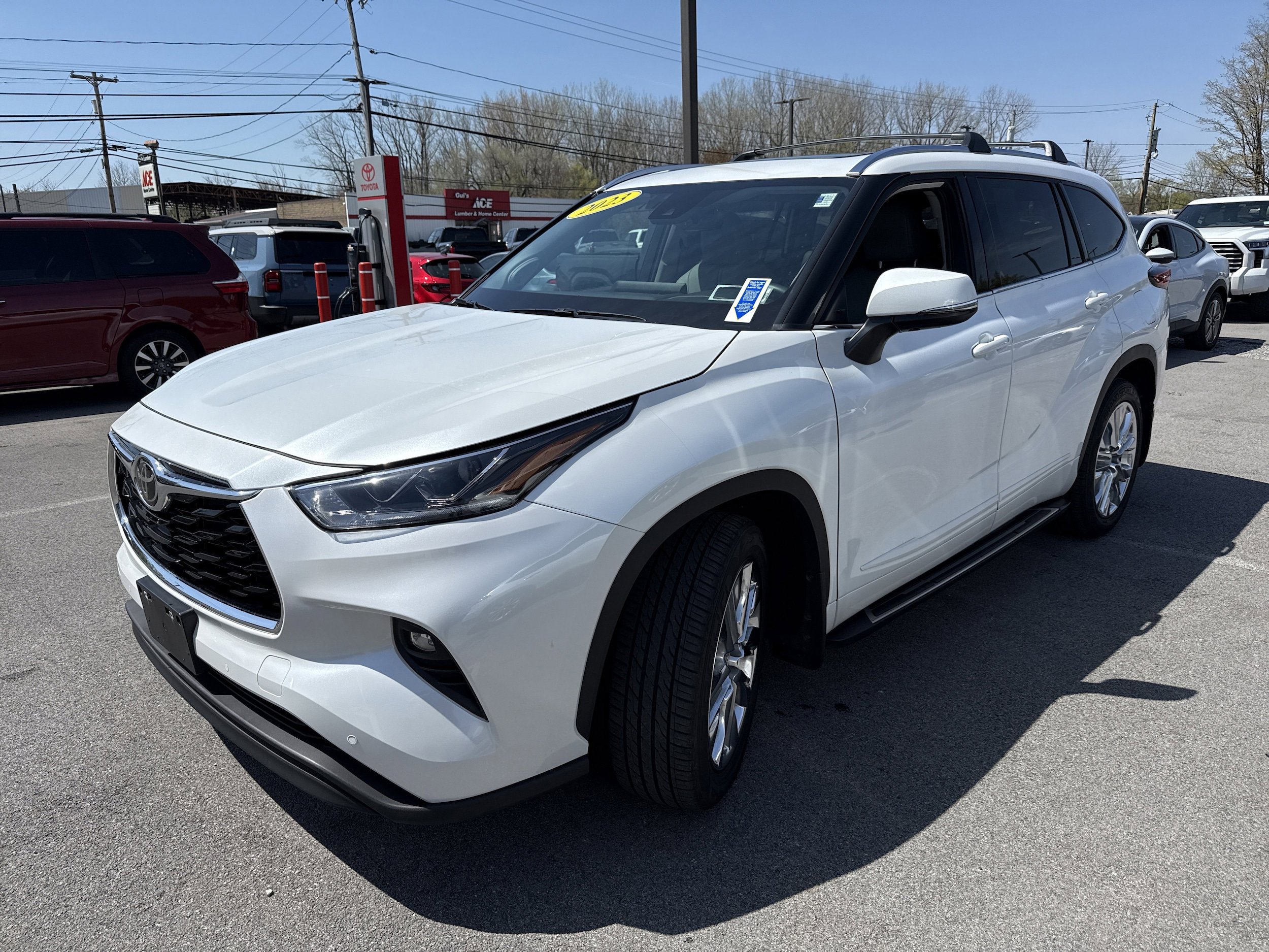 Used 2023 Toyota Highlander Limited AWD/4WD image 4